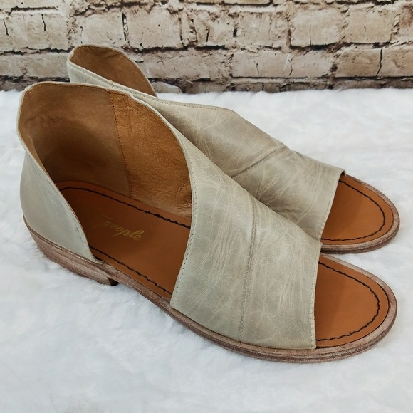 Free People Shoes - EUC Free People Dove White Mont Blanc Sandal